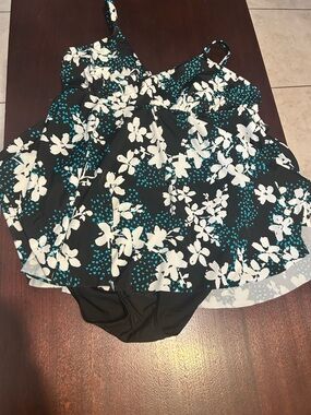 Island Escape 2 pcs Black Floral Swimdress with White and Teal Accents